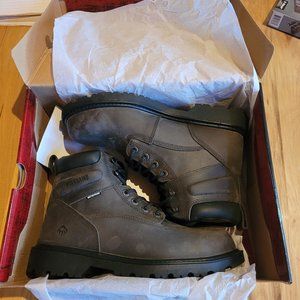 Wolverine w080070 Floorhand work boots size 9.5M charcoal gray. NWT